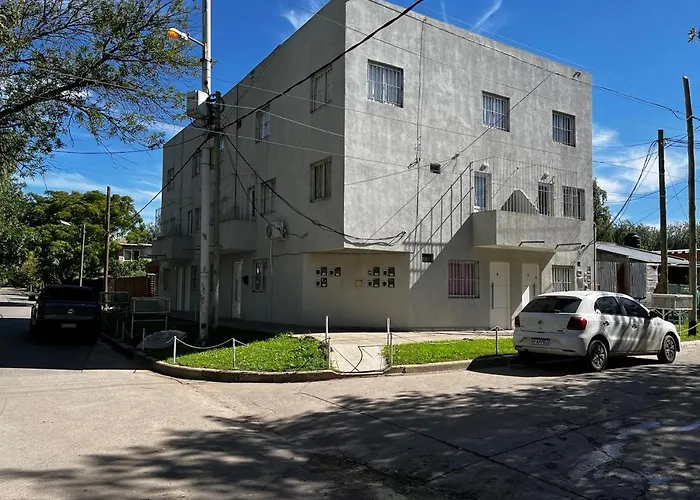 Hospedaje Lh Planta Baja C En Ezeiza A 15 Minutos Del Aeropuerto